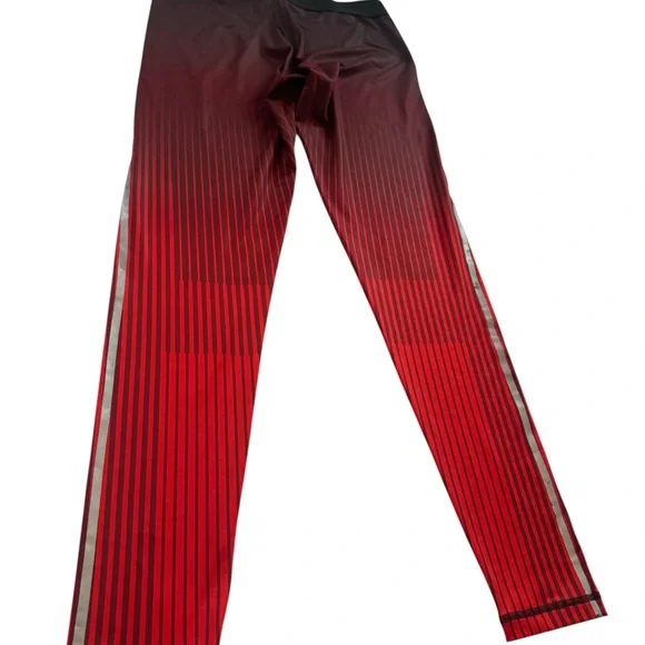 Nike Dri Fit Women’s Tight Moment Federation Collection Red Leggings SZ M - Picture 3 of 16